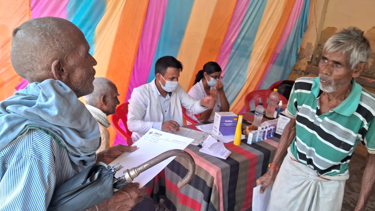 dr payal garg treating patients